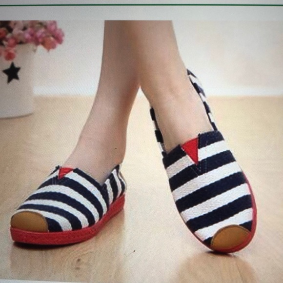 So Cute Canvas Shoes 🇺🇸 🎆 - Picture 2 of 8